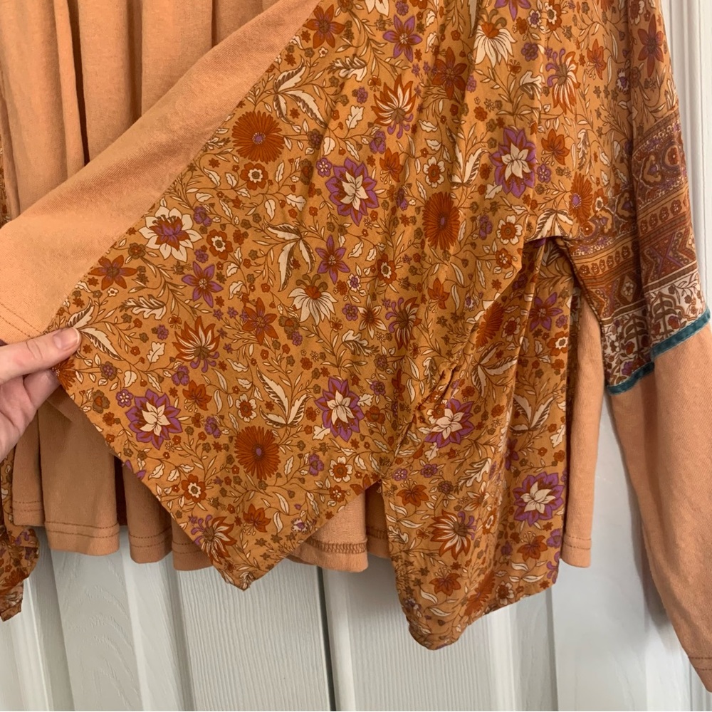 Flowy, Oversized Blouse - Picture 3 of 7